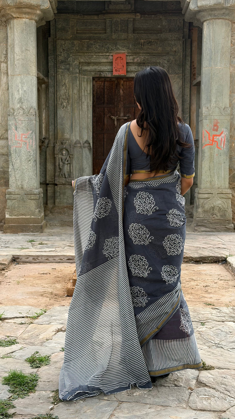 Print Cotton MulMul Saree with Zari Border