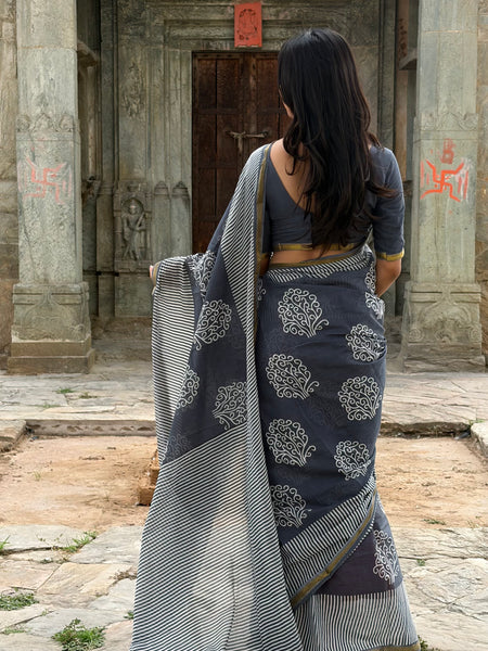 Print Cotton MulMul Saree with Zari Border