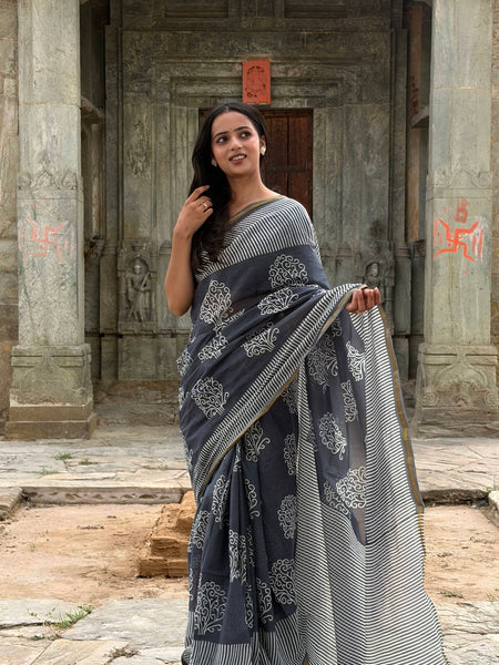 Print Cotton MulMul Saree with Zari Border