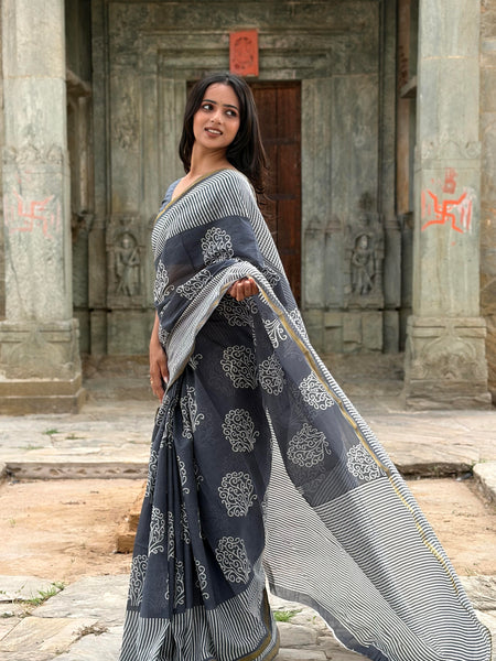 Print Cotton MulMul Saree with Zari Border