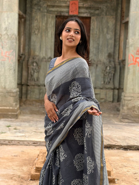 Print Cotton MulMul Saree with Zari Border