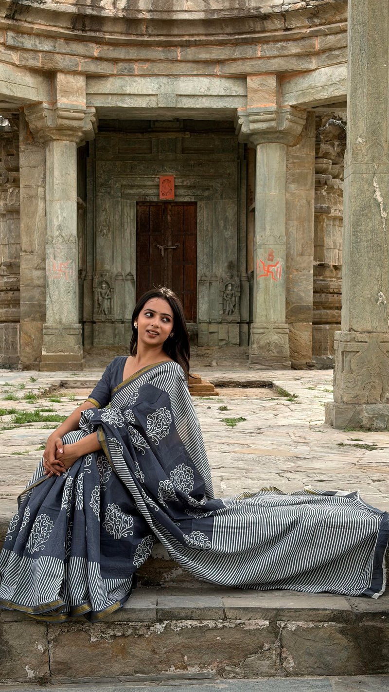 Print Cotton MulMul Saree with Zari Border