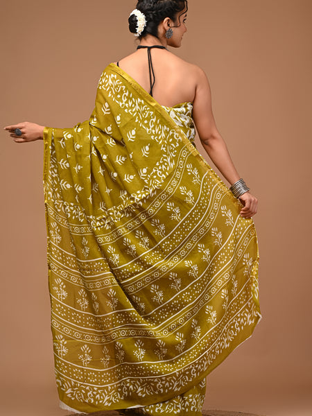 Lovwear Aarohi Premium Cotton MulMul Saree with Rich Zari Border - Pleats & Full Length View