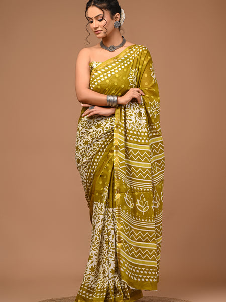 Lovwear Myra Cotton MulMul Saree with Elegant Zari Border - Fabric Texture View
