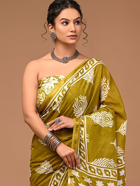 Lovwear Avni Pure Cotton MulMul Saree with Rich Zari Border - Fabric Texture View