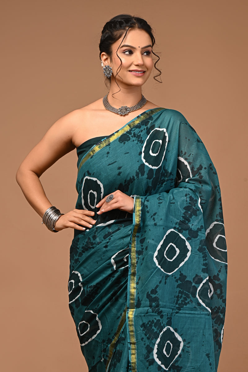 Lovwear Anvika Peacock Green Cotton Mulmul Saree with Rich Zari Border - Pallu & Border Detail View