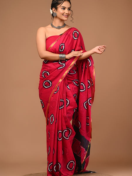 Lovwear Aarohi Rani Pink Cotton Mulmul Saree with Rich Golden Zari Border - Pallu & Border Detail View