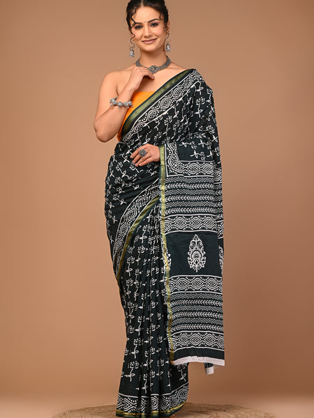 Lovwear Green V-Shape Geometric Cotton MulMul Saree with Zari Border - Pallu & Border Detail View