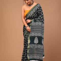 Lovwear Green V-Shape Geometric Cotton MulMul Saree with Zari Border - Pleats & Full Length View