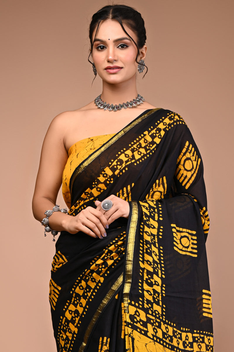 Lovwear Yellow Camera Motif Cotton MulMul Saree with Zari Border - Pallu & Border Detail View