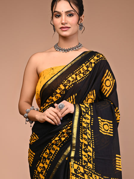 Lovwear Yellow Camera Motif Cotton MulMul Saree with Zari Border - Pallu & Border Detail View
