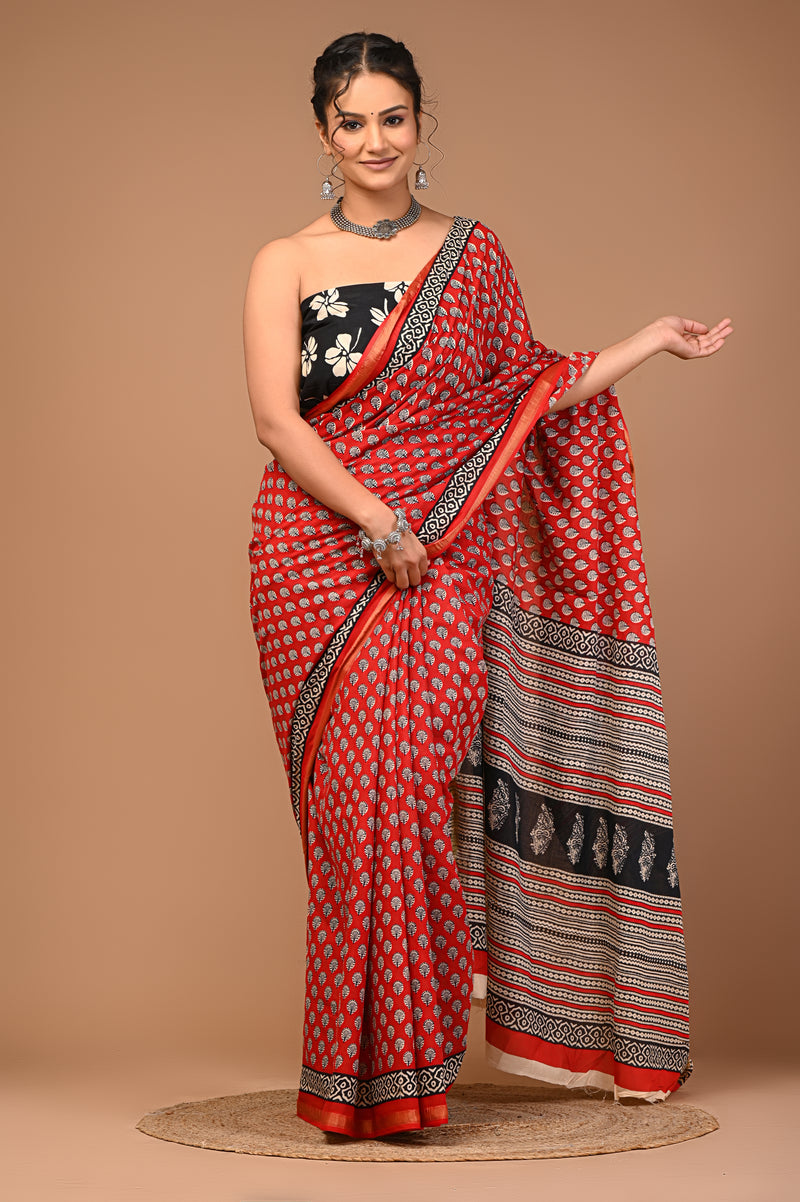 Lovwear Red Red Booti Cotton MulMul Saree with Zari Border - Pallu & Border Detail View