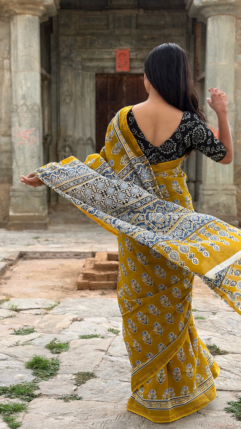 Print Cotton MulMul Saree with Zari Border