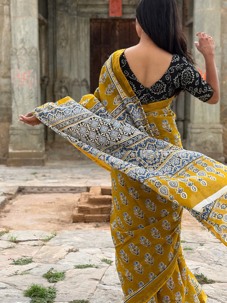Print Cotton MulMul Saree with Zari Border