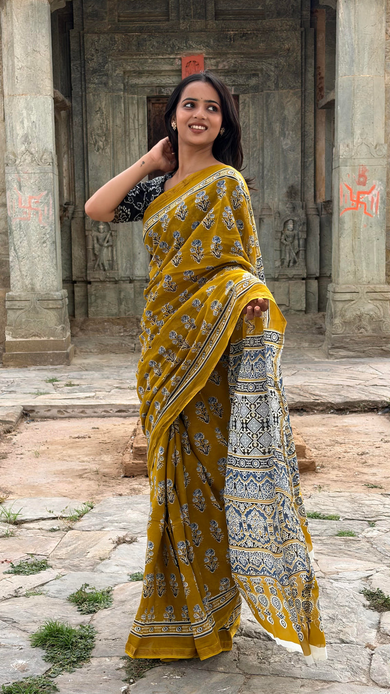 Print Cotton MulMul Saree with Zari Border
