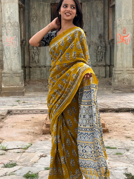 Print Cotton MulMul Saree with Zari Border