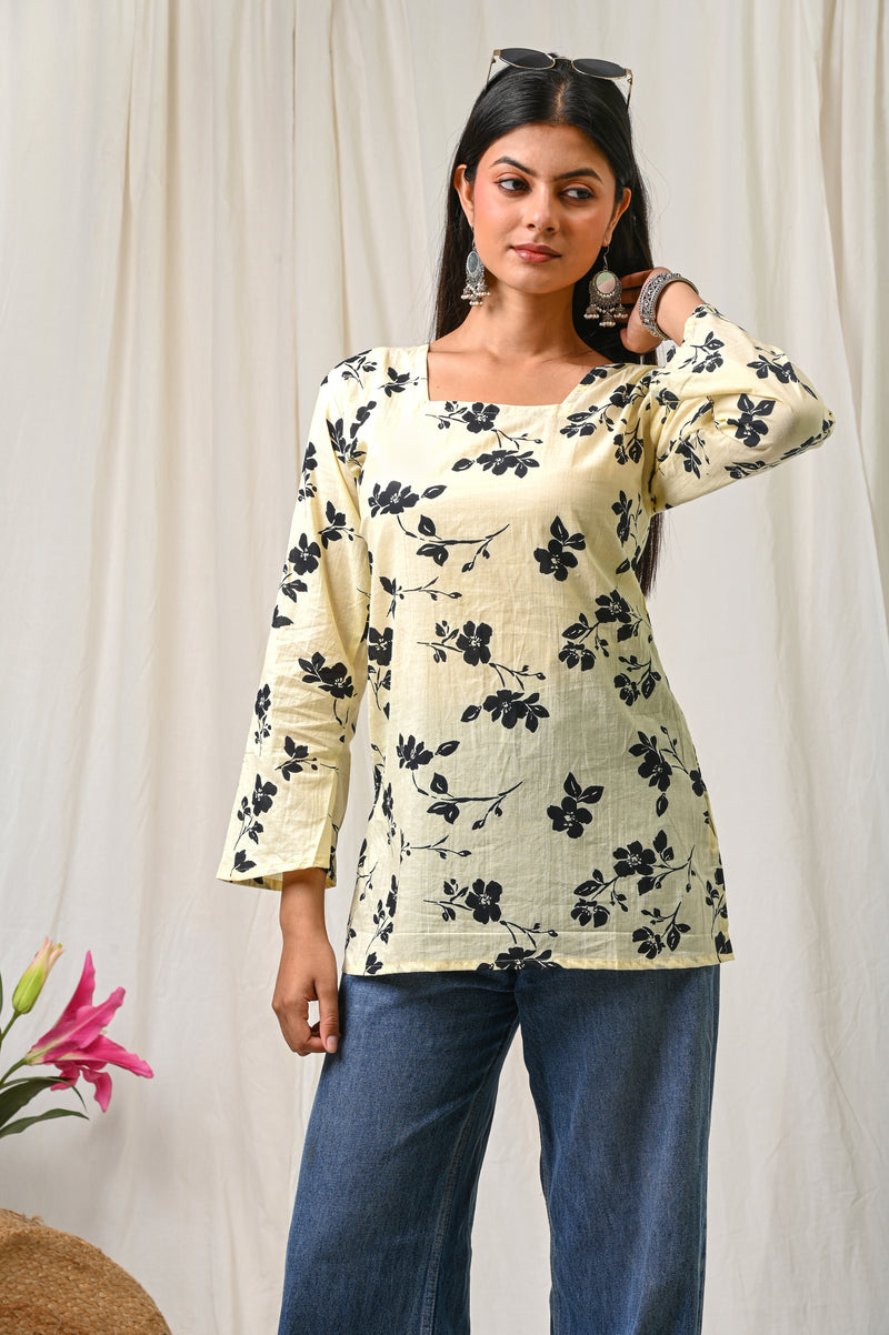 Women Cream Black Floral Printed Cotton Short Kurti - View 8