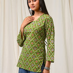 Women Green Multicolor Printed Cotton Short Kurti - View 6