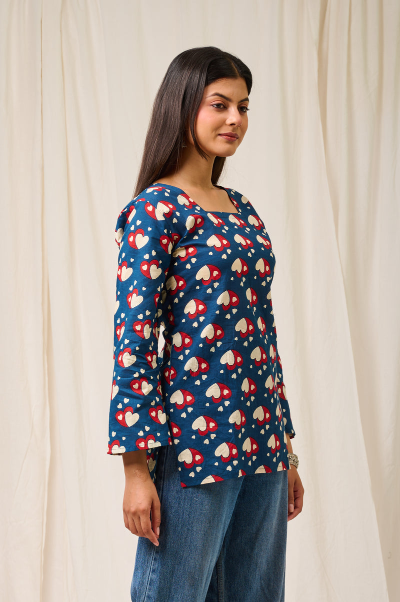 Women Blue Heart Printed Cotton Short Kurti - Flowy View