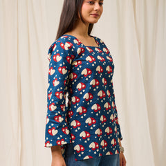 Women Blue Heart Printed Cotton Short Kurti - Flowy View