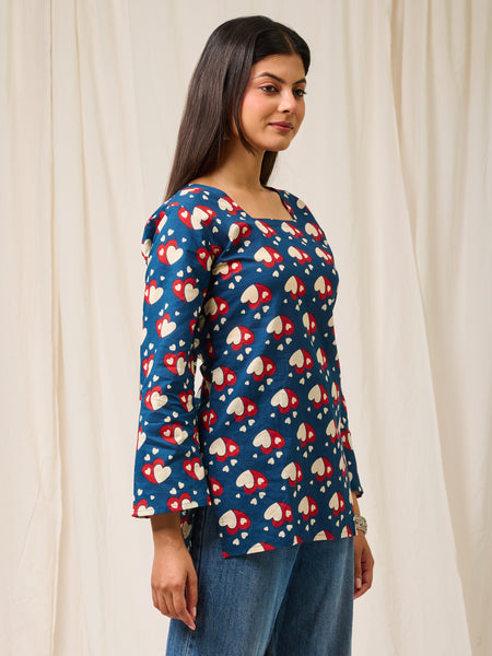 Women Blue Heart Printed Cotton Short Kurti - Flowy View